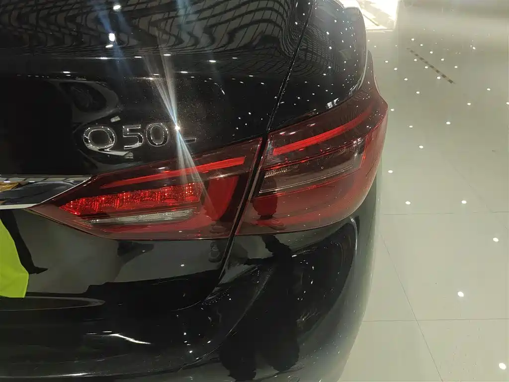 Infiniti Q50L 2018 2018 2.0T Comfort (China VI)