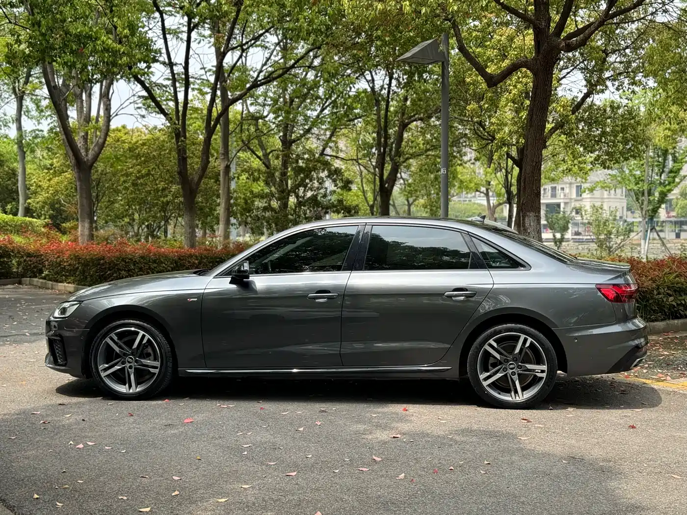 Audi A4L 2022 40 TFSI Luxury Dynamic фото 4