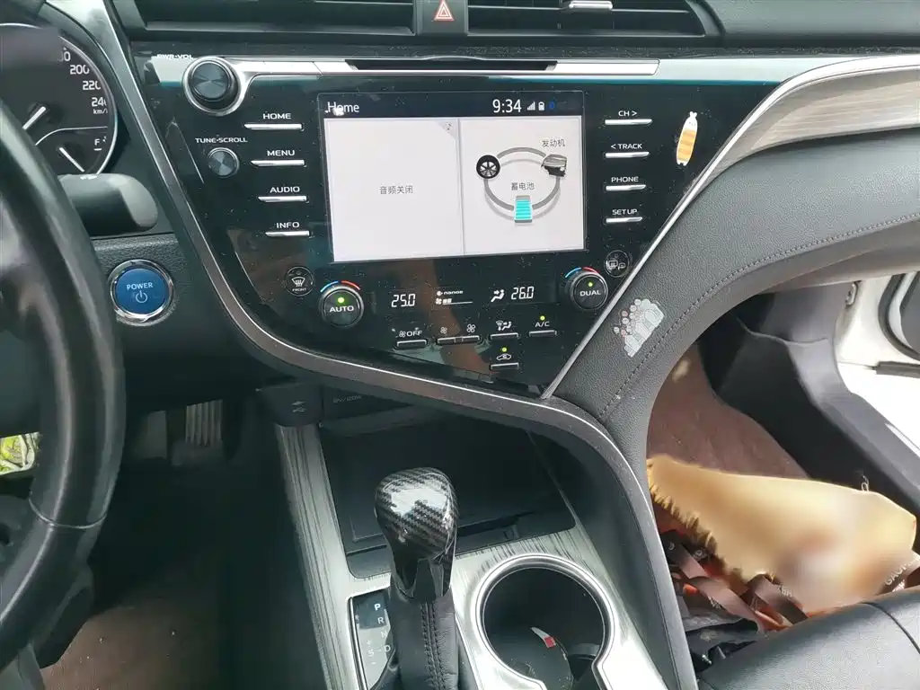 Toyota Camry 2018 Hybrid 2.5HG Luxury Edition фото 6