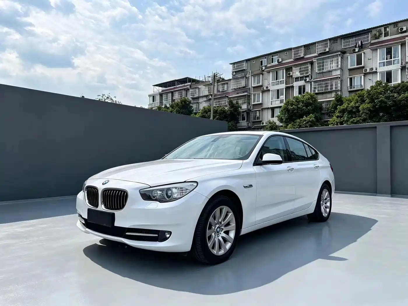 BMW 5 Series GT 2011 535i Elegance