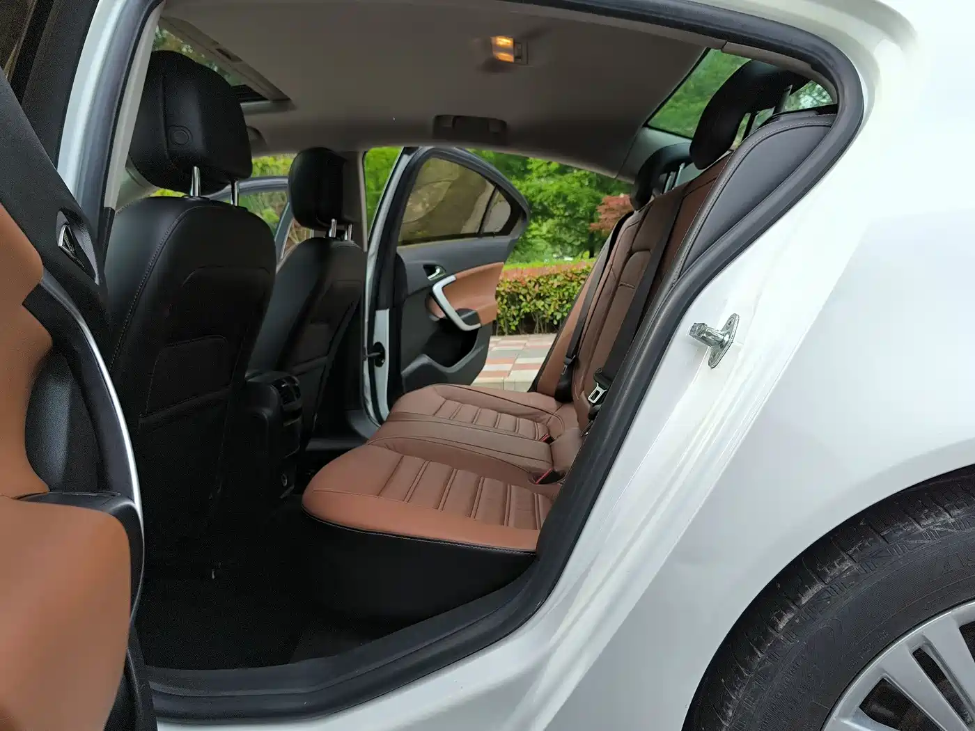 صورة 7 - Buick Regal