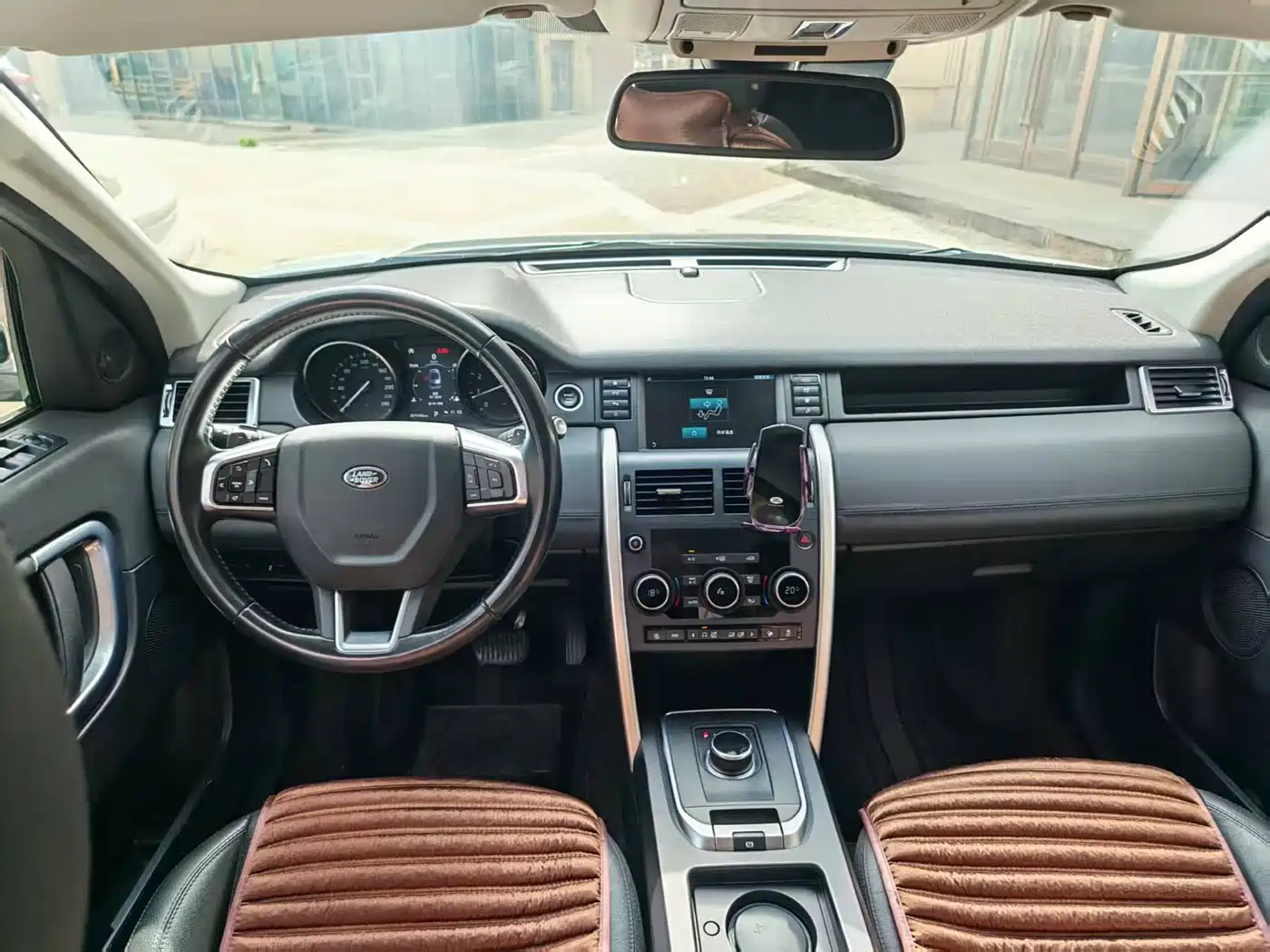 Land Rover Discovery Sport 2018 240PS SE Edition фото 6