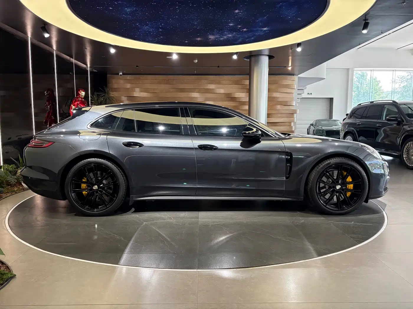 Porsche Panamera 2017 Panamera 4 Sport Turismo 3.0T фото 4