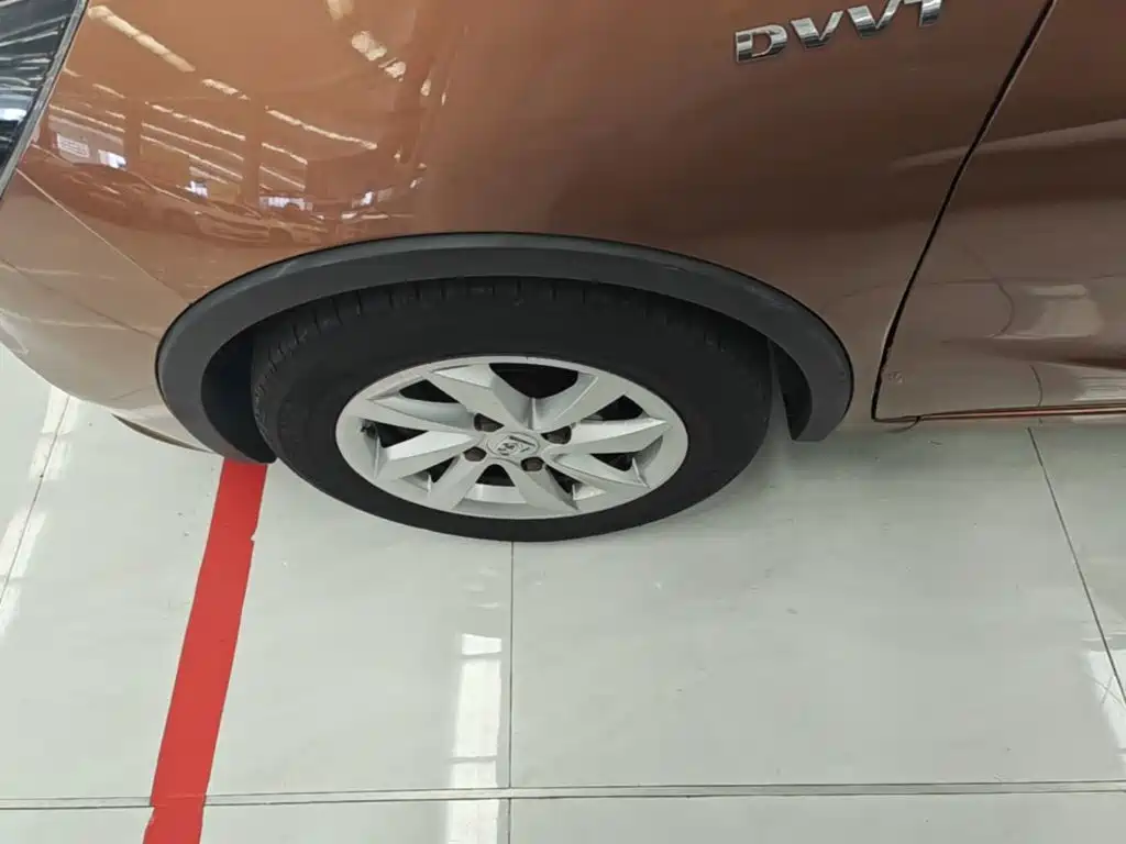 Baojun 310W 2018 2017 1.5L Manual Fashion Edition (China V)
