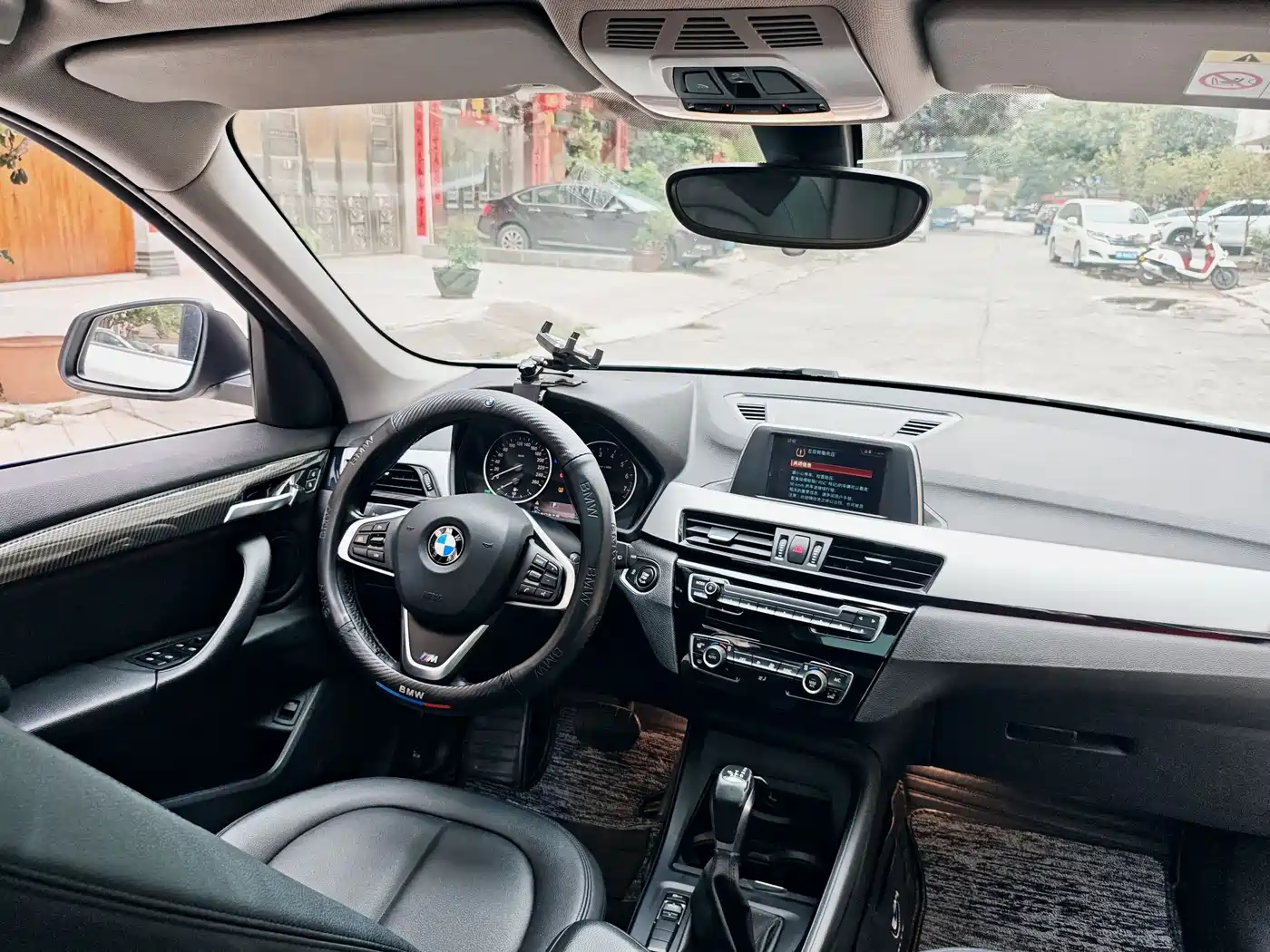 BMW X1 2018 sDrive20Li Leading Model фото 2
