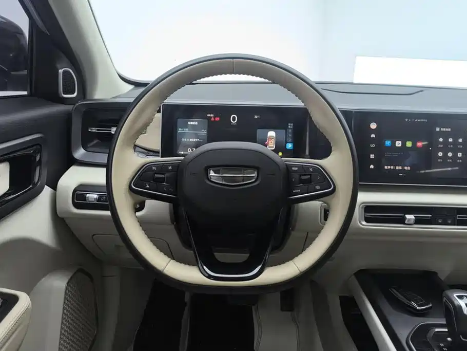 Фото 15 - Geely ICON