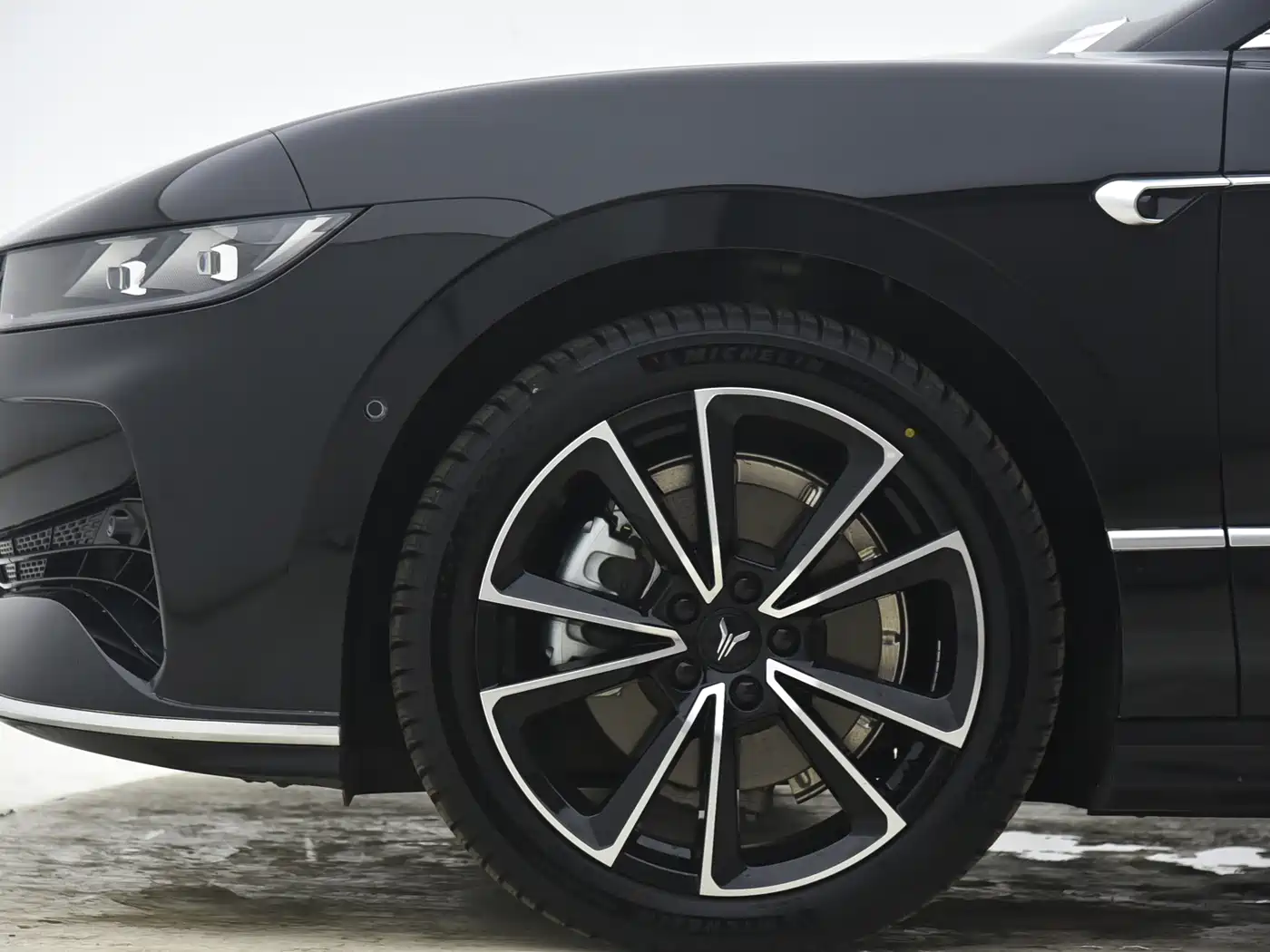 Voyah Auto VOYAH Zhuiguang 2024 PHEV AWD Ultra Long Range Flagship фото 18