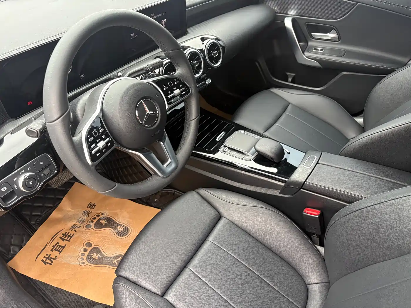 Mercedes-Benz A-Class 2023 A 200 L Fashion фото 6