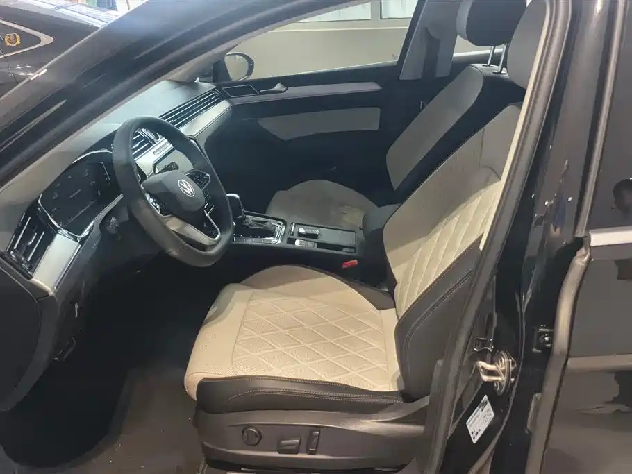 Volkswagen Magotan 2024 2 Million Units Public Sharing Edition 330TSI DSG Luxury фото 9