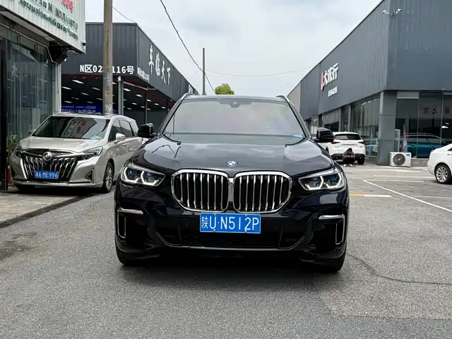BMW X5 2023 xDrive 40Li M Sport Package