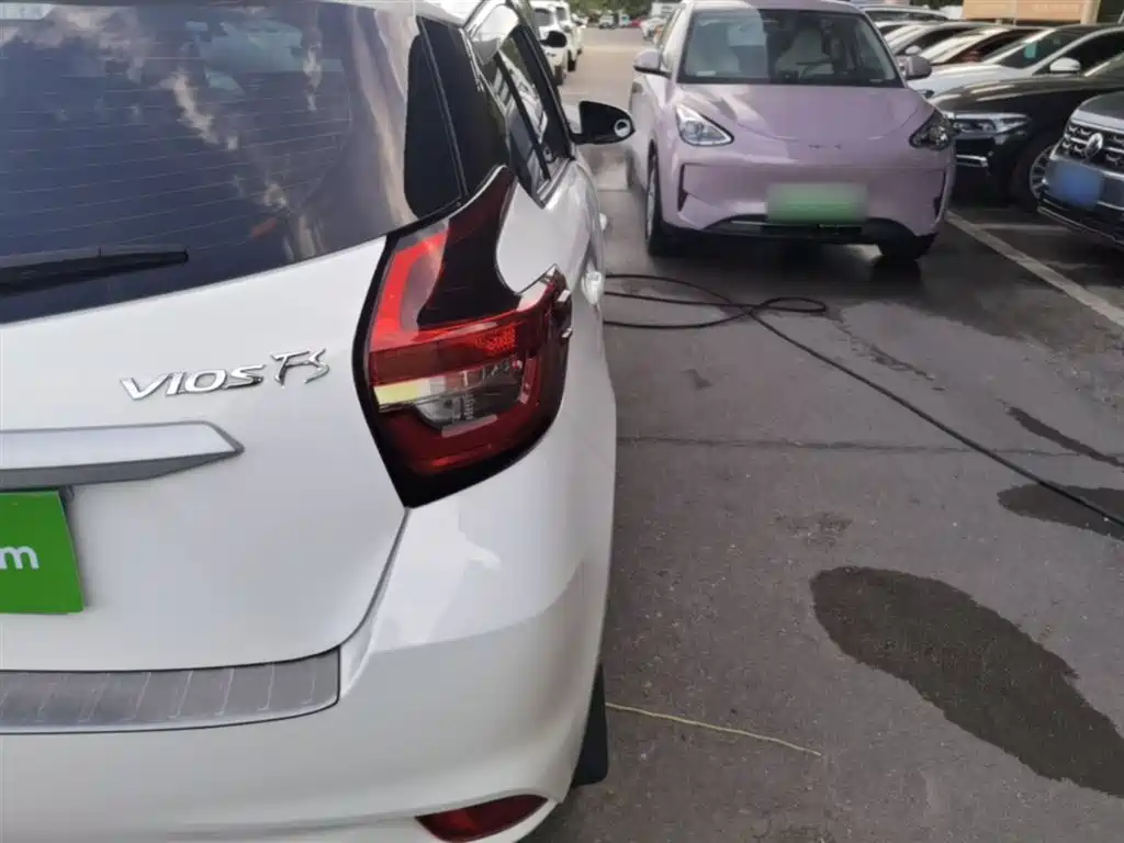 Toyota Vios FS 2021 1.5L CVT Fengchi Edition фото 8