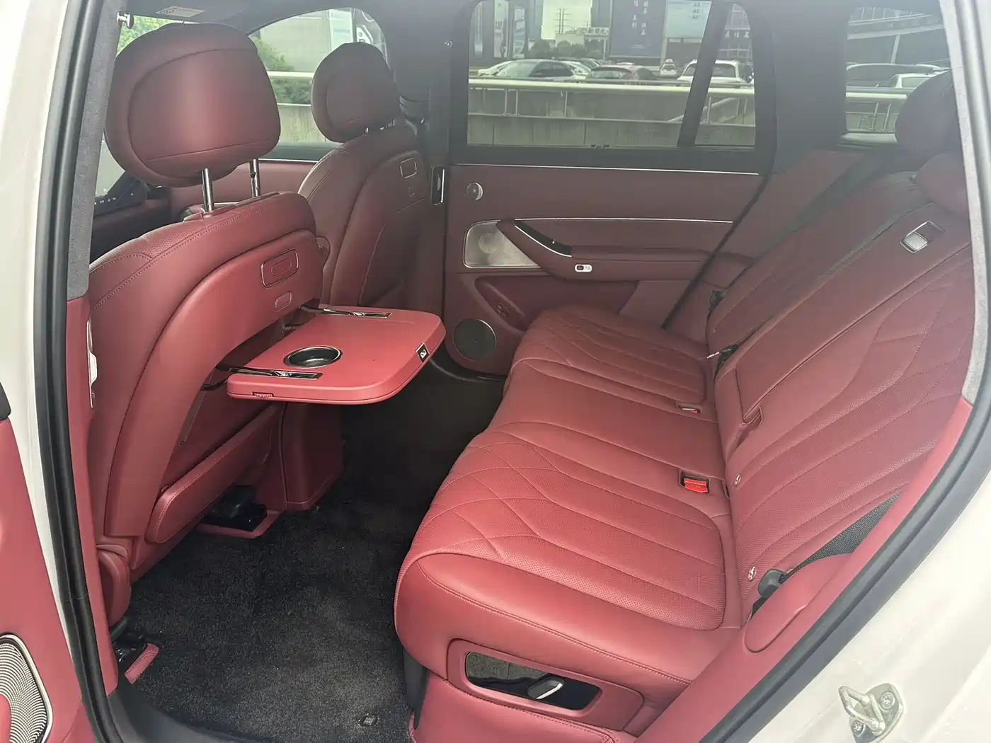 AITO Wenjie AITO M8 2025 Range Extender Max+ Edition 53.4kWh 5-seater фото 13