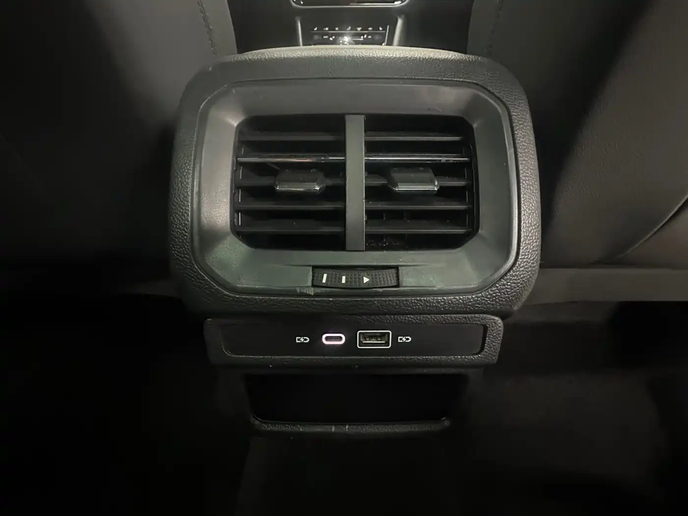 Volkswagen Tharu 2021 280TSI 2WD Luxury Plus фото 20