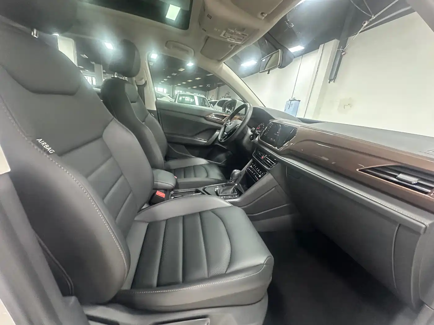 Volkswagen Tharu 2021 280TSI 2WD Luxury Plus фото 11