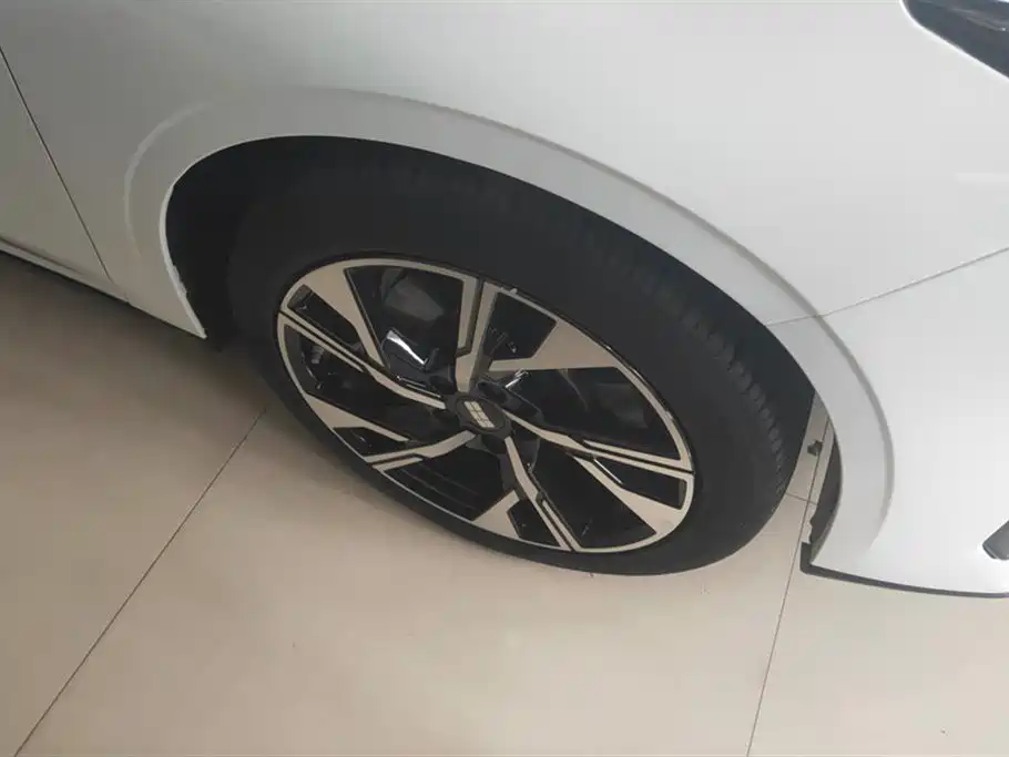 Geely Galaxy Galaxy L6 2023 125km Starship фото 6