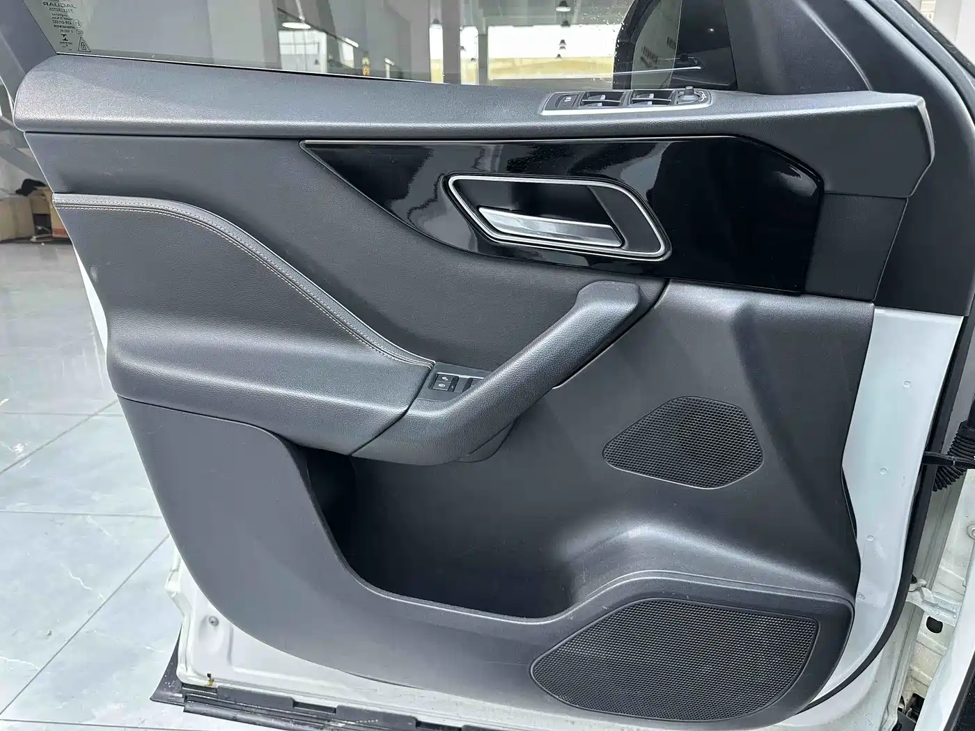 Jaguar F-PACE 2018 2018 2.0T 4WD Urban Premium Edition