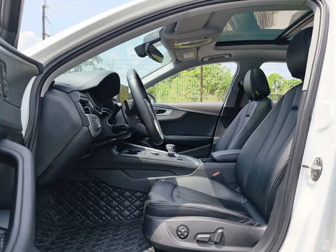 Photo 7 - Audi A4L