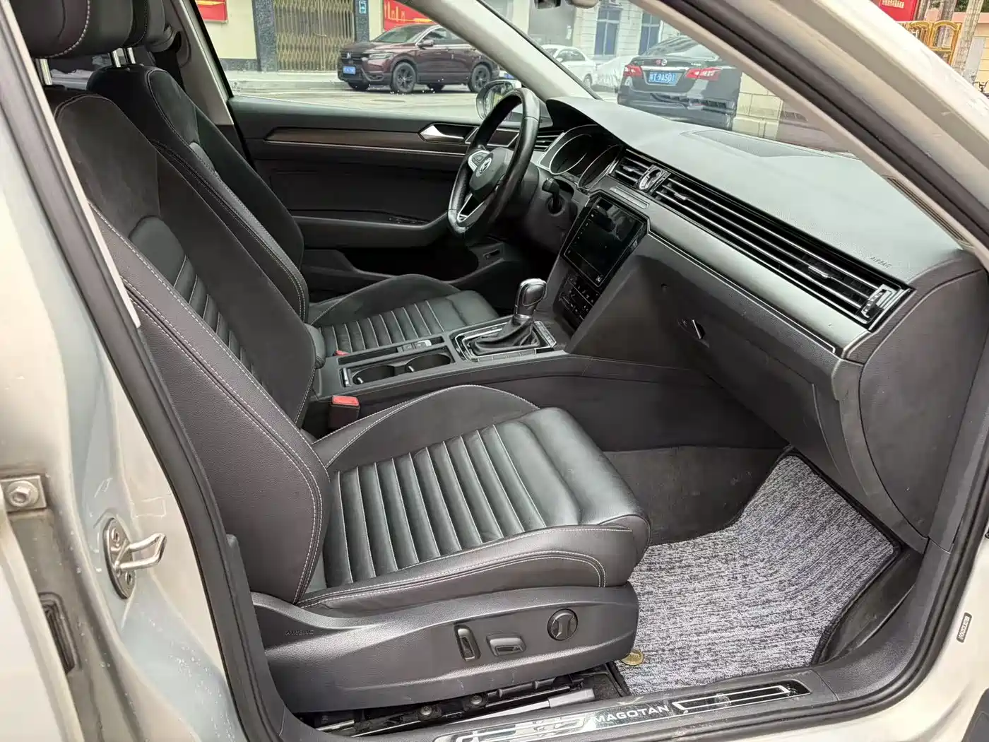 Volkswagen Magotan 2020 330TSI DSG Leading фото 10