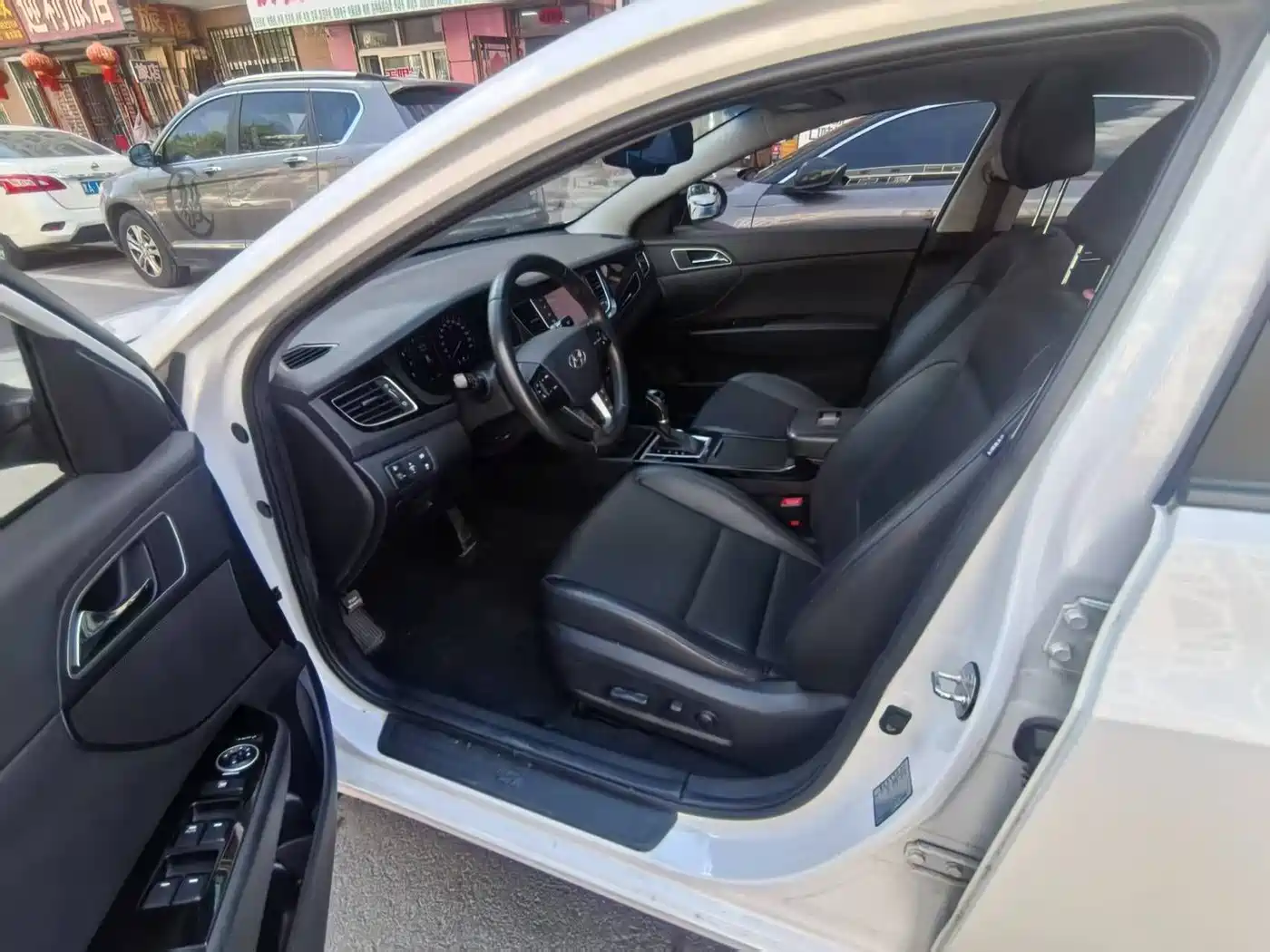 Hyundai Mistra 2016 1.8L Auto Premium DLX фото 8