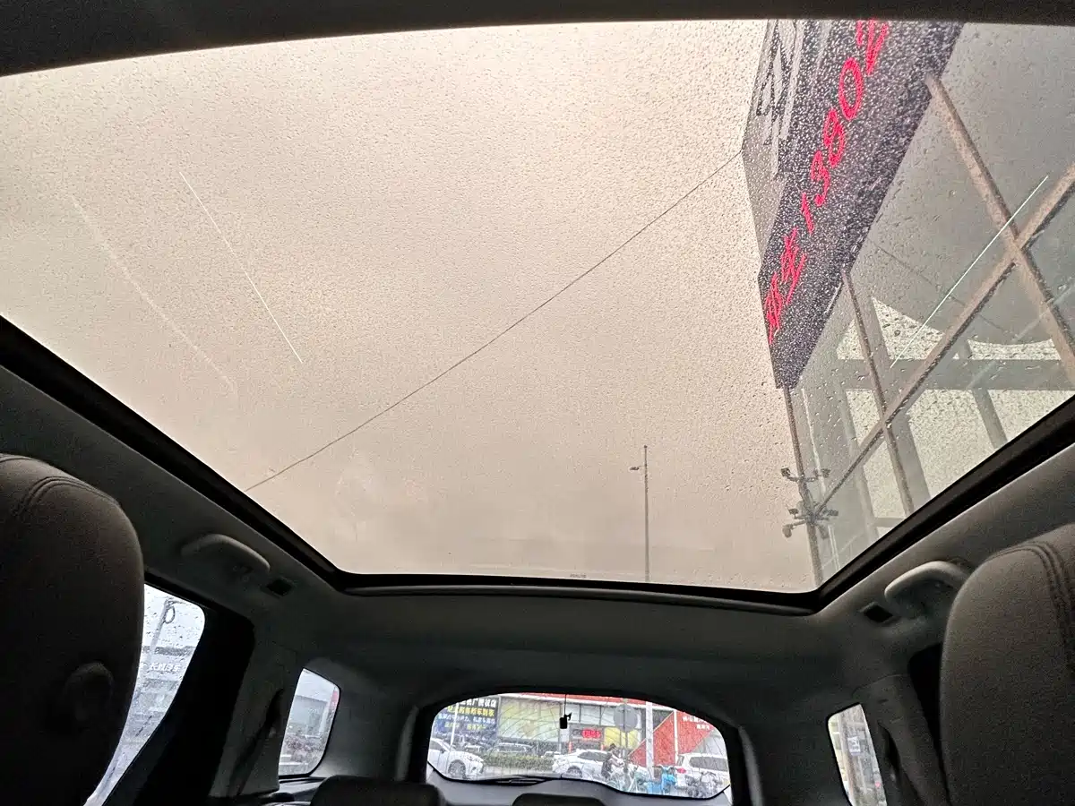 Land Rover Discovery Sport 2019 240PS SE Edition China V фото 10