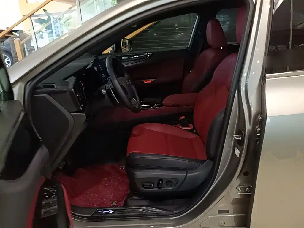 Lexus NX 2024 260 FWD Joy Creation Edition фото 14