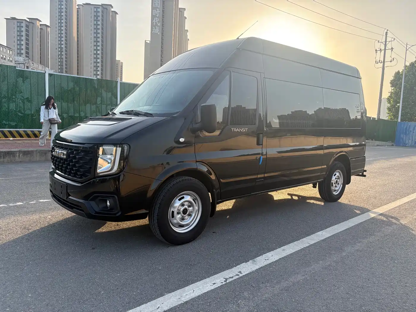Jiangling JMC Fushun 2022 2.0T Manual Multi-purpose Passenger Vehicle Medium Wheelbase Medium-high Roof 6-7 seater