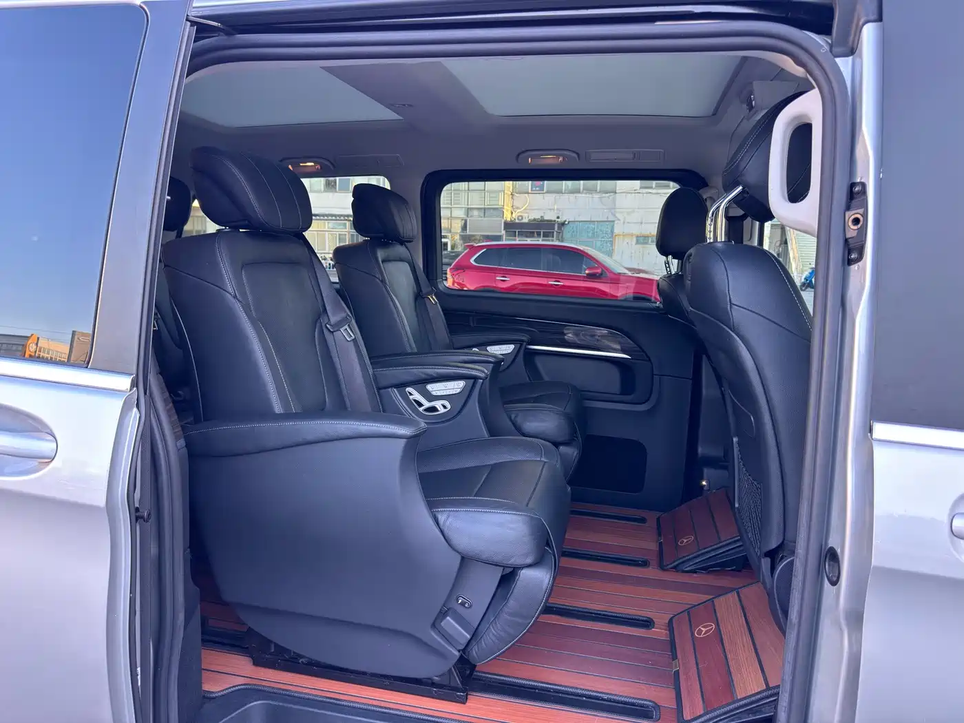 Mercedes-Benz V-Class 2018 2017 Model V 260 Pilot Edition