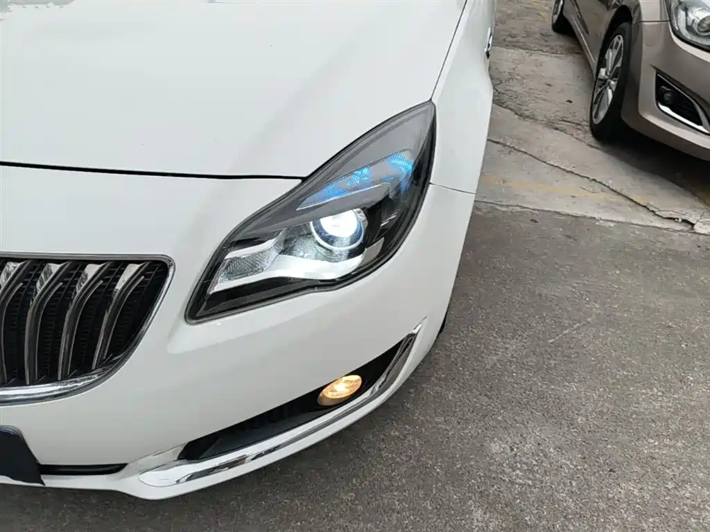 Buick Regal 2015 2.0L Elite Fashion Model фото 24