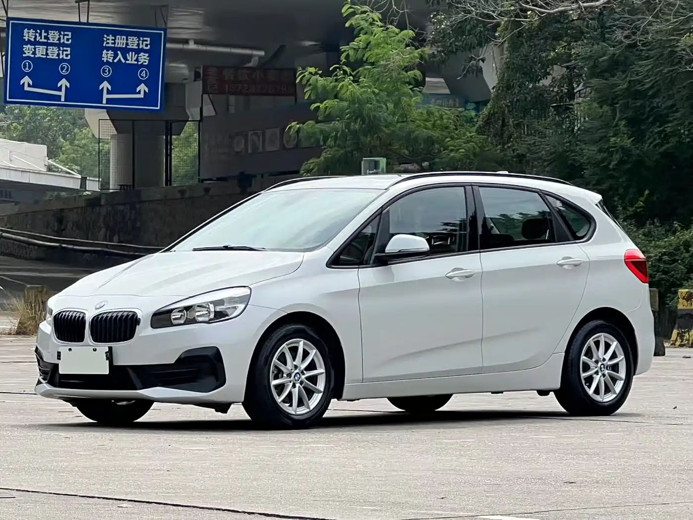 BMW 2 Series Touring 2019 218i Leading