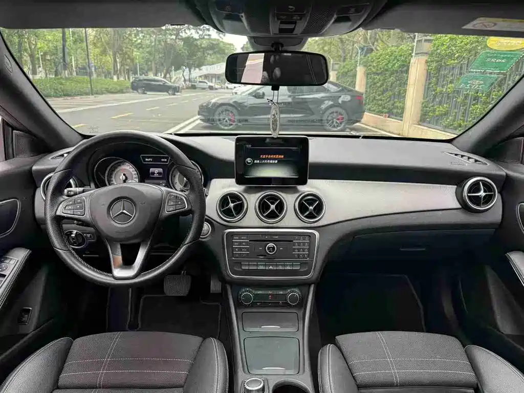 Mercedes-Benz CLA (Import) 2016 CLA 200 Sport фото 7