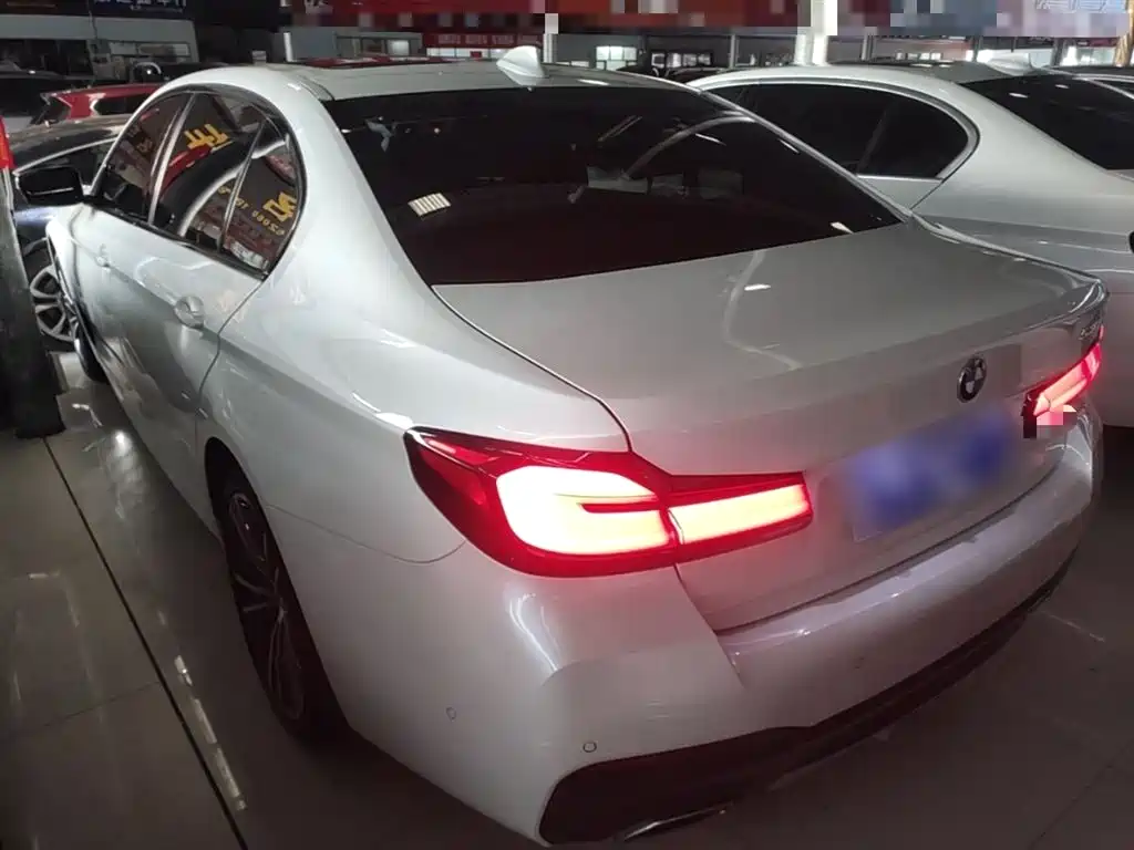 BMW 5 Series 2022 Facelift 530Li Leading M Sport Package фото 5