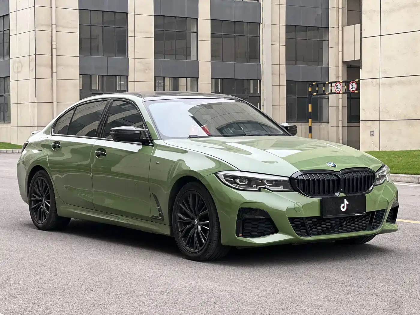 BMW 3 Series 2020 325Li M Sport Black Night Package фото 3