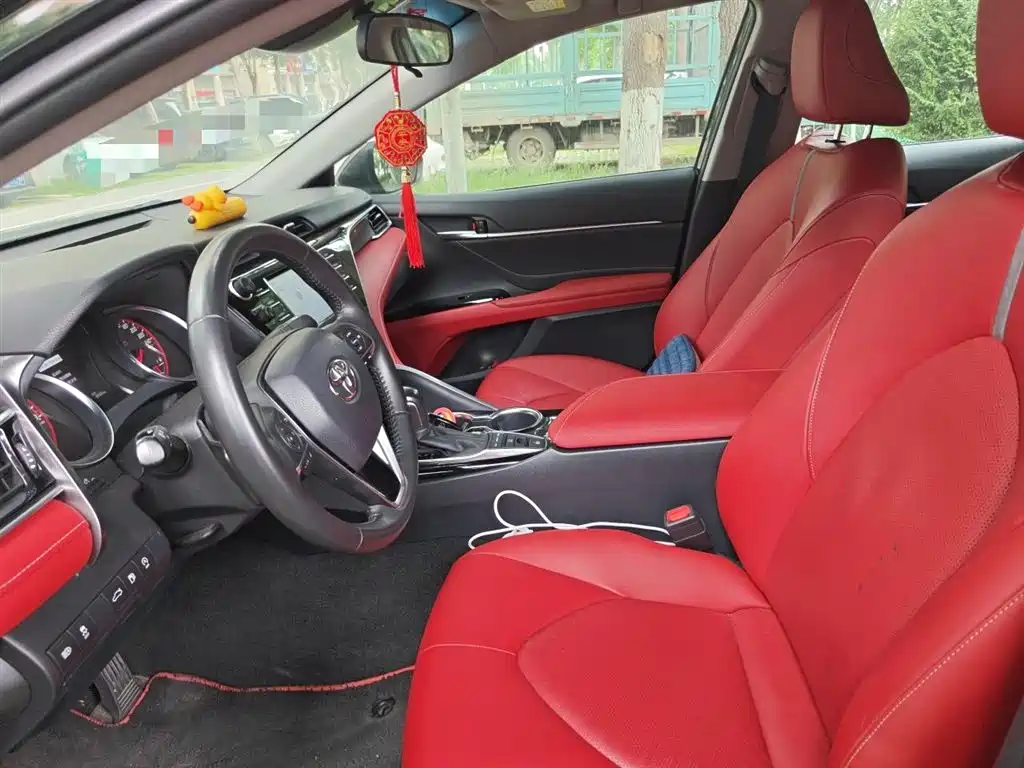 Toyota Camry 2018 2.5S Trend Edition фото 8