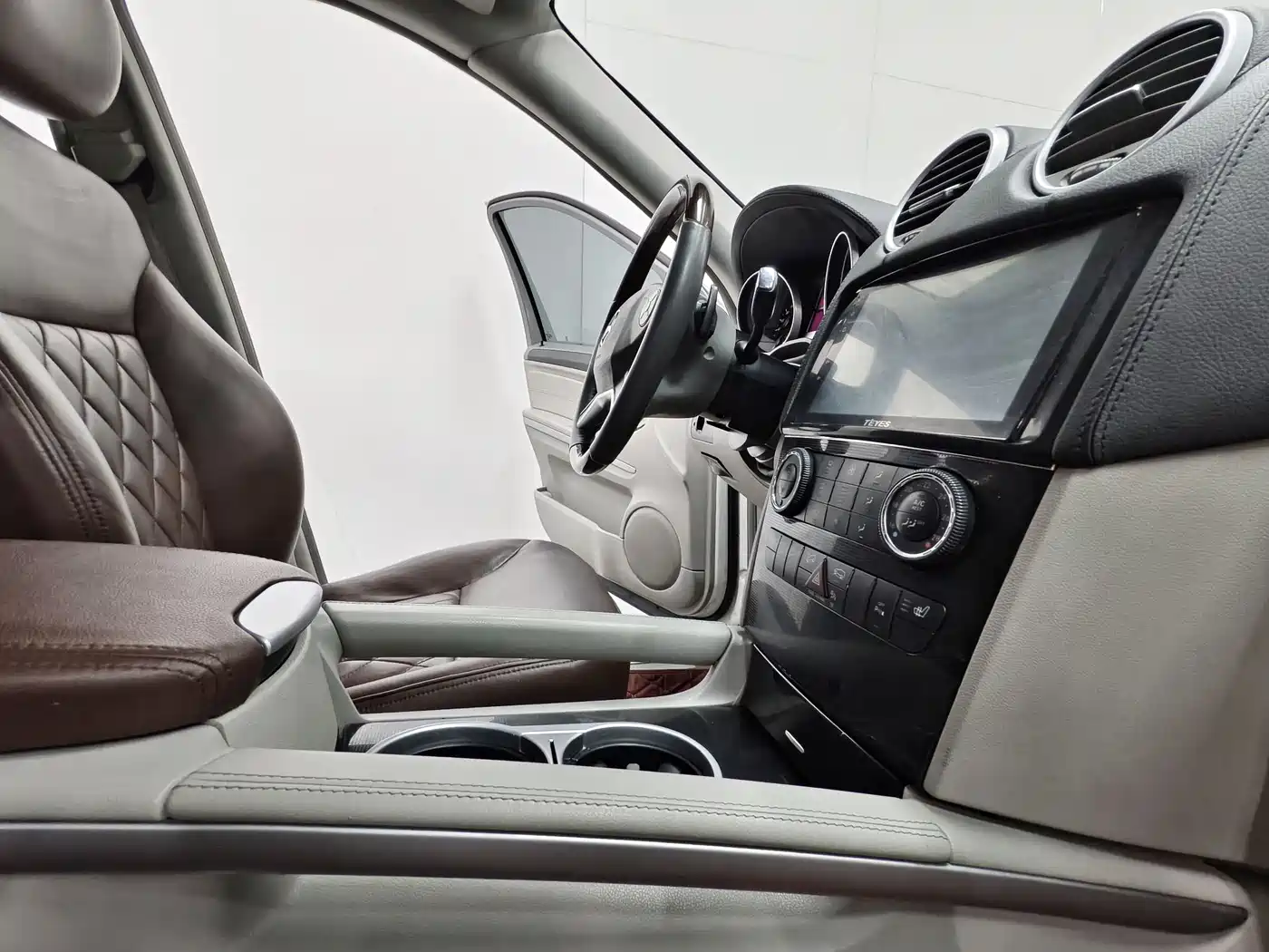 Mercedes-Benz M-Class 2010 ML 300 4MATIC фото 15