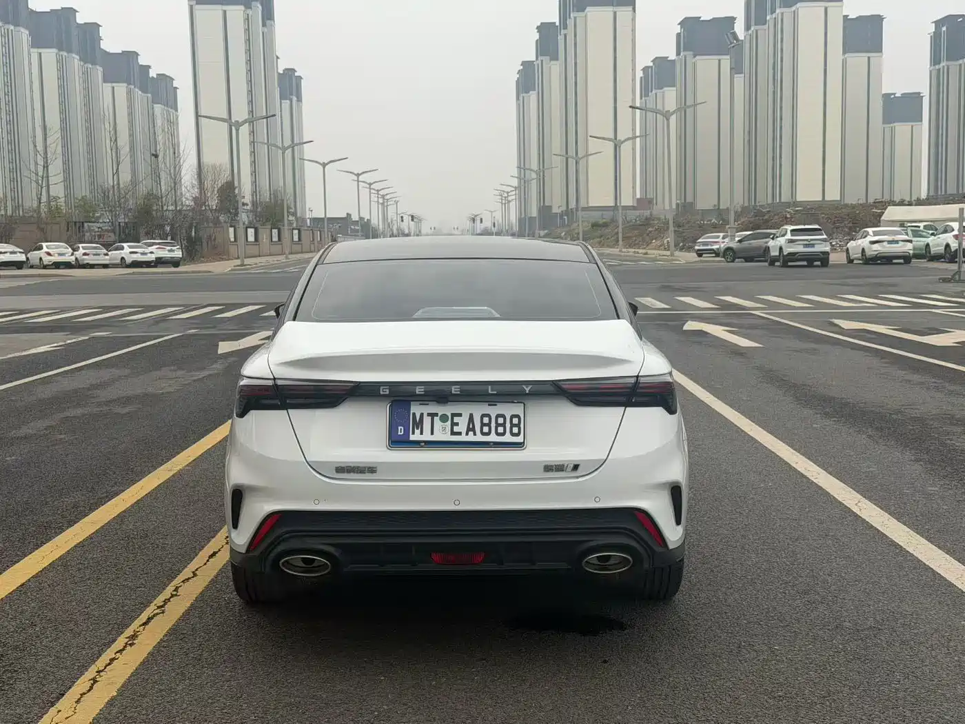 Фото 8 - Geely Binrui