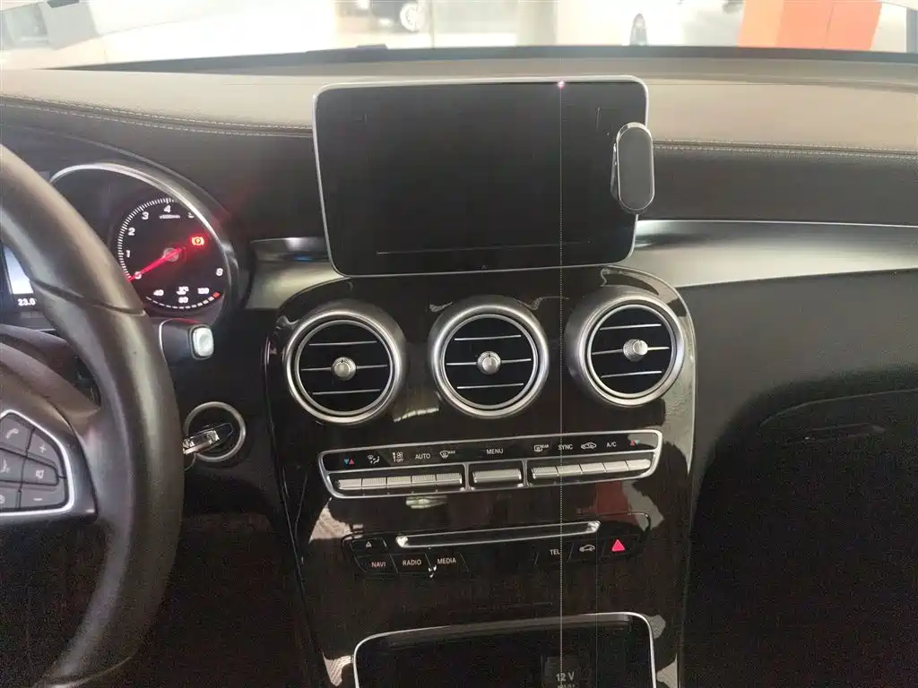Mercedes-Benz GLC 2019 GLC 260 L 4MATIC Luxury фото 9
