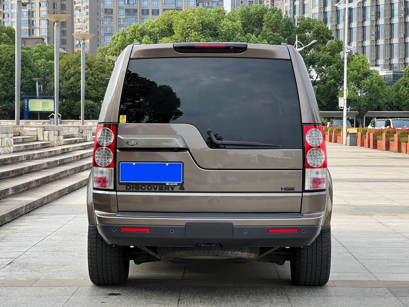 Land Rover Discovery 2010 4.0 V6 HSE Petrol фото 4