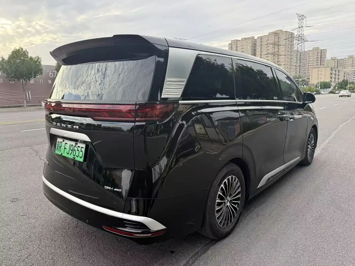 Denza D9 2024 DM-i 980 AWD Prestige фото 8