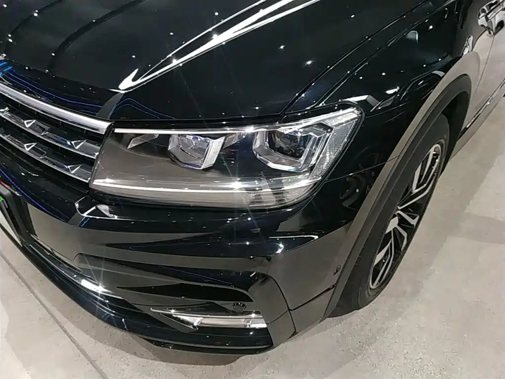 Volkswagen Tiguan L 2021 330TSI Automatic 2WD R-Line Premium фото 24