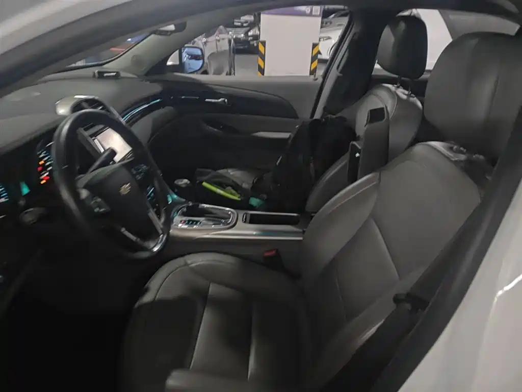 Chevrolet Malibu 2014 2.0L Automatic Luxury фото 15