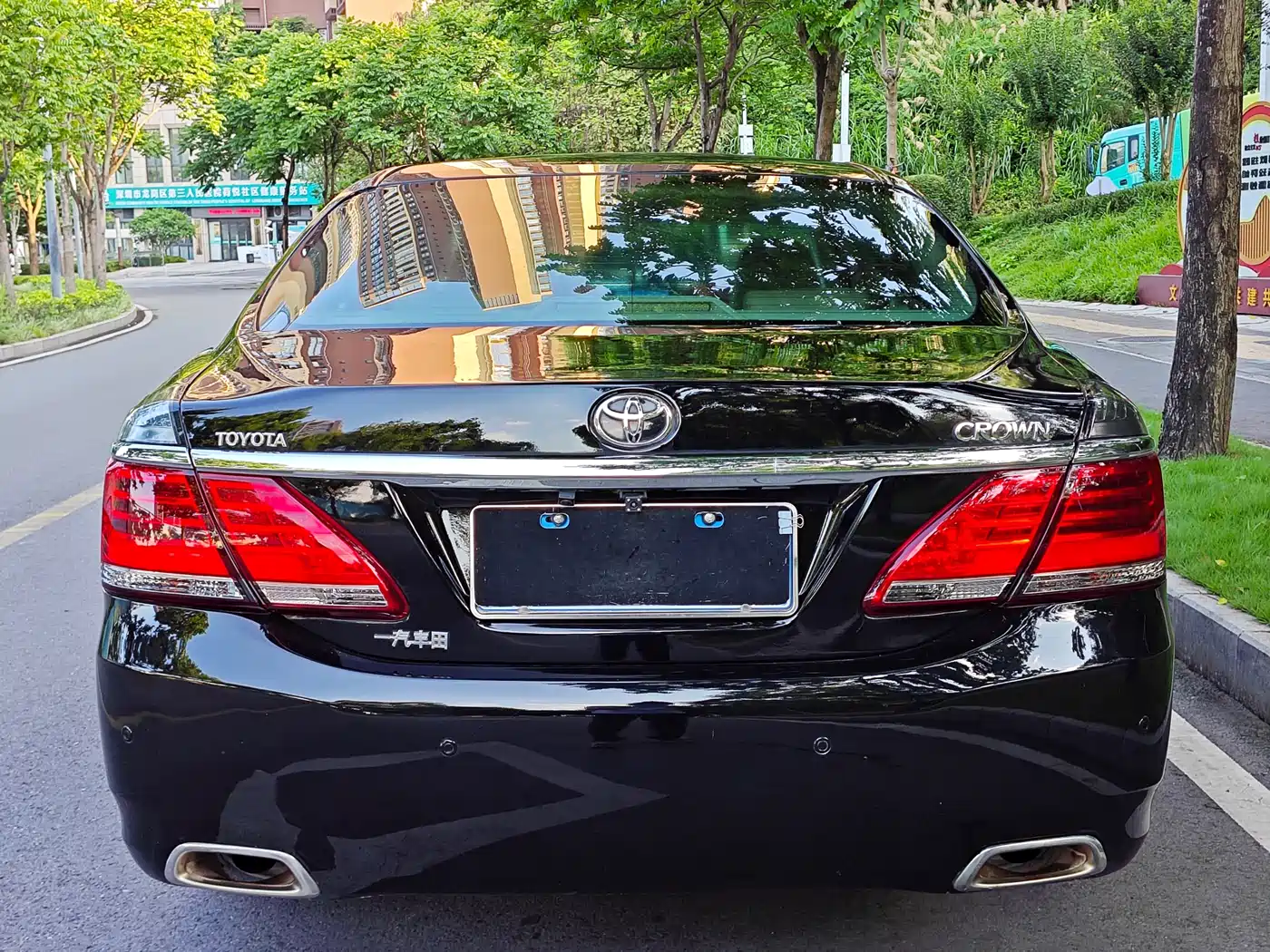 Toyota Crown 2012 2.5L Royal Leather Edition фото 15