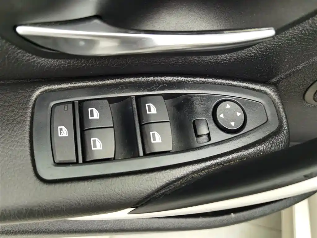 BMW 3 Series 2013 320i Progressive фото 9