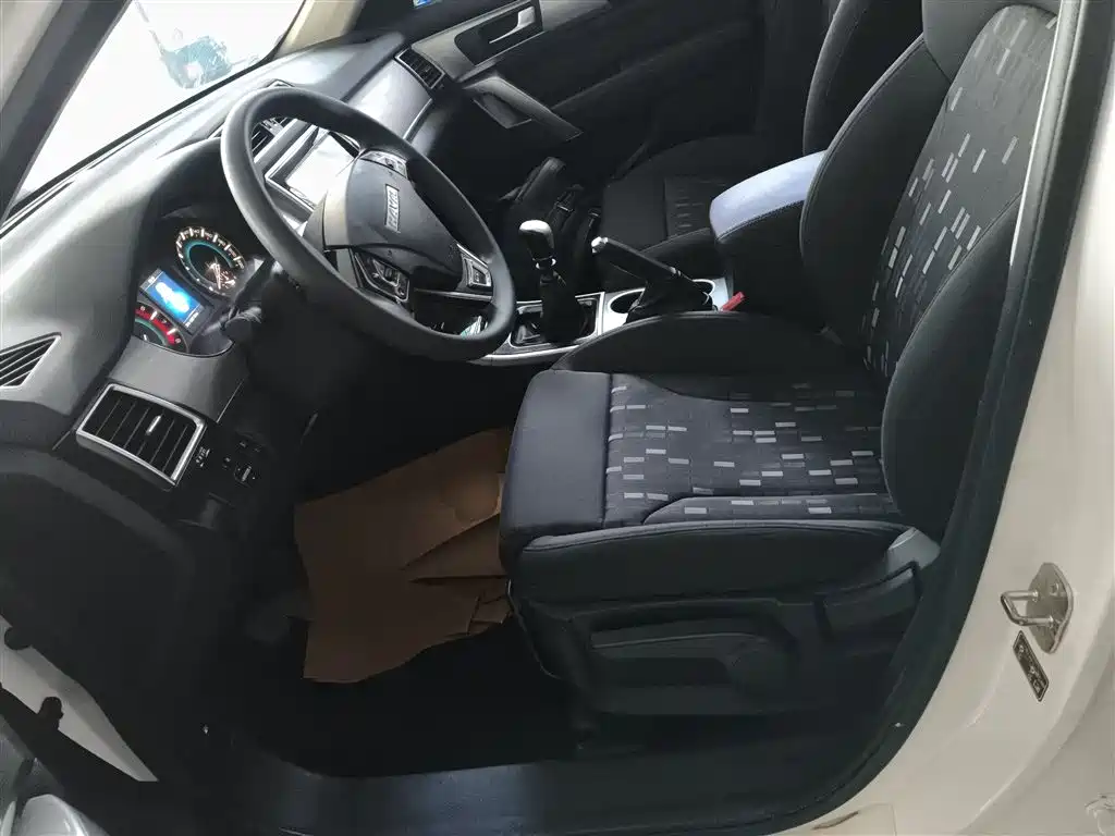 Haval H2 2017 Red Label 1.5T Manual 2WD Comfort фото 15