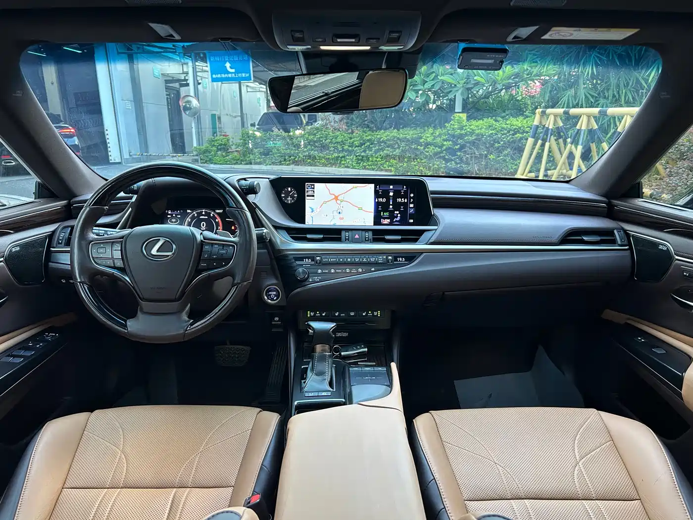 Lexus ES 2018 300h Executive Edition China V фото 8