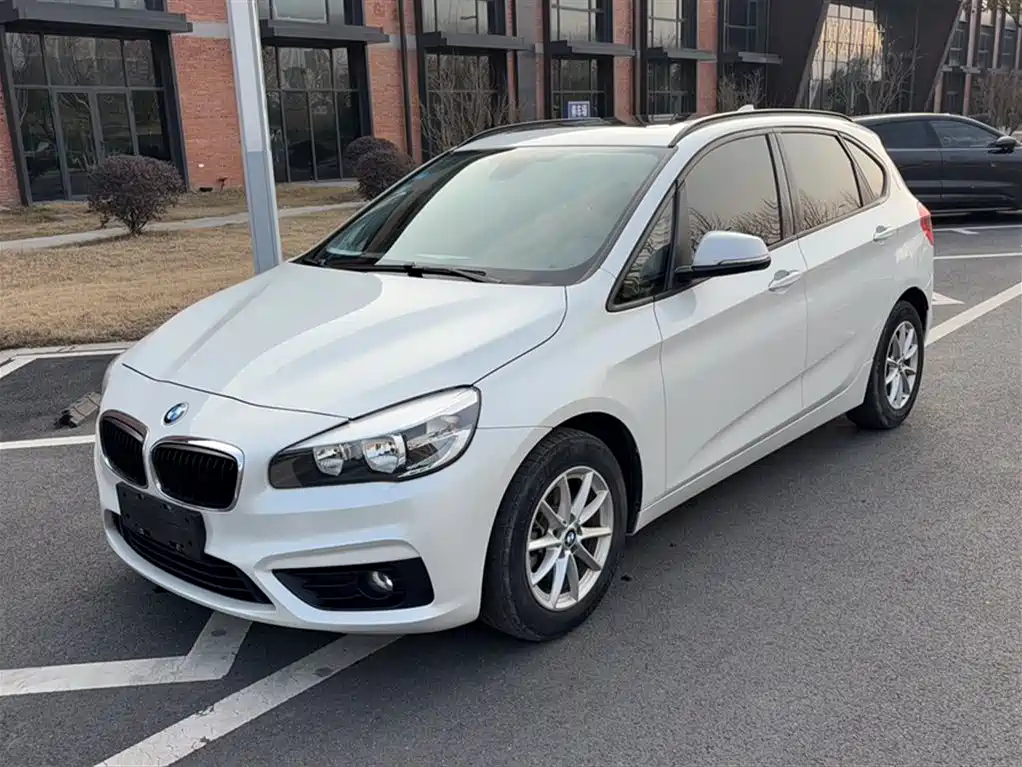 BMW 2 Series Touring 2016 218i Fashion Model фото 2