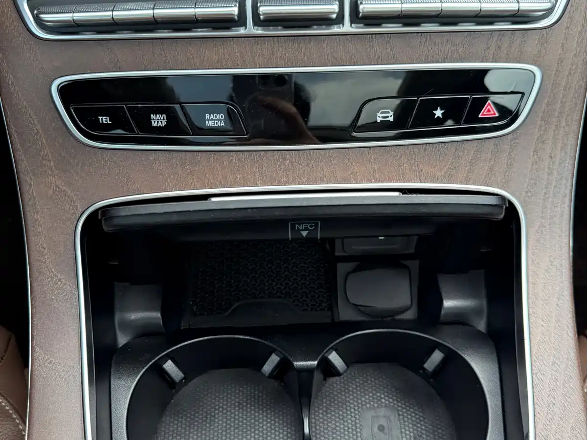 Mercedes-Benz E-Class 2022 Second Facelift E 300 L Luxury фото 14
