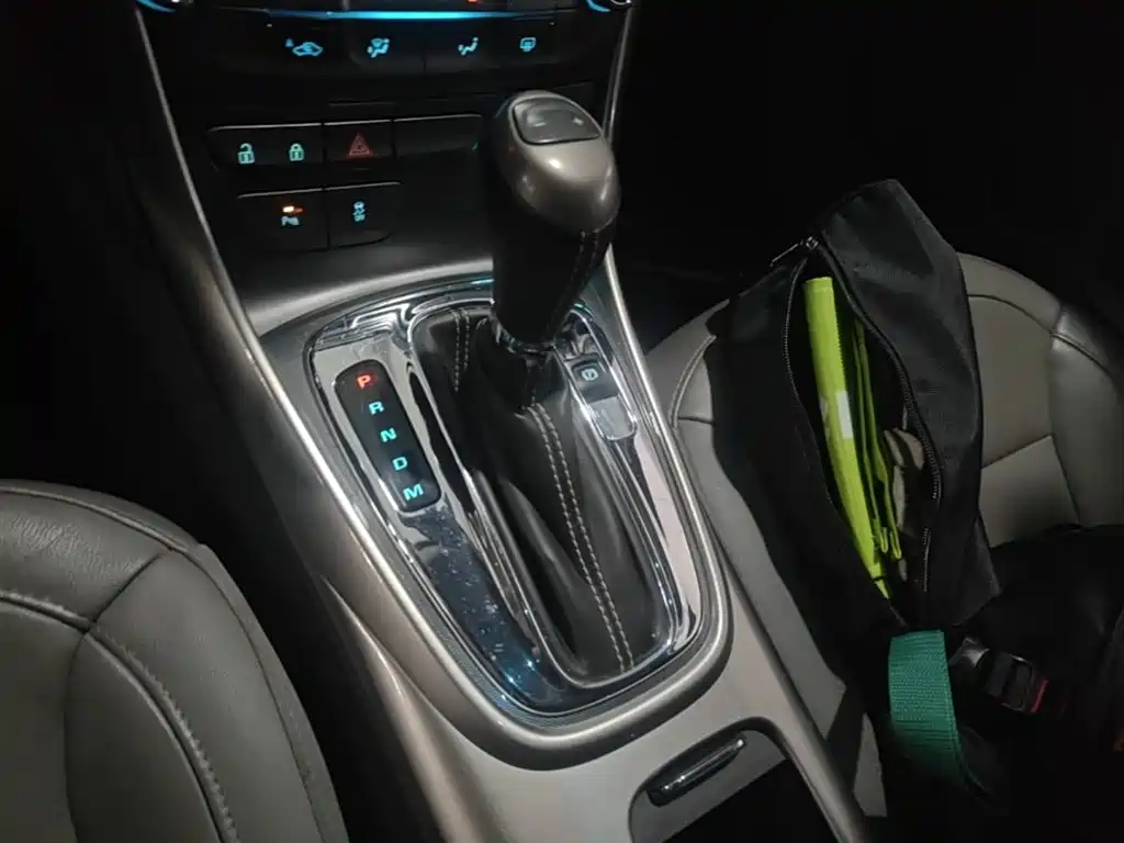 Chevrolet Malibu 2014 2.0L Automatic Luxury фото 14