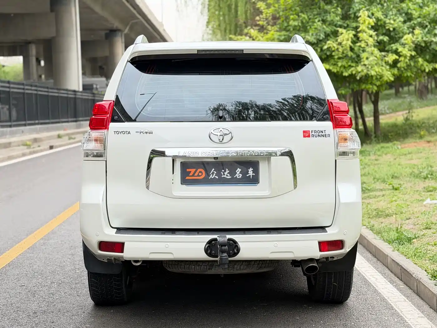 Toyota Prado 2010 4.0L Automatic VX фото 18