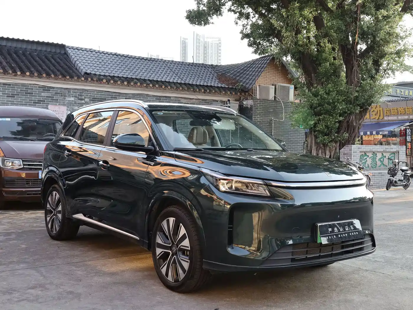 Landian E5 PLUS 2024 2025 120km Standard Travel Custom Edition 7-seater