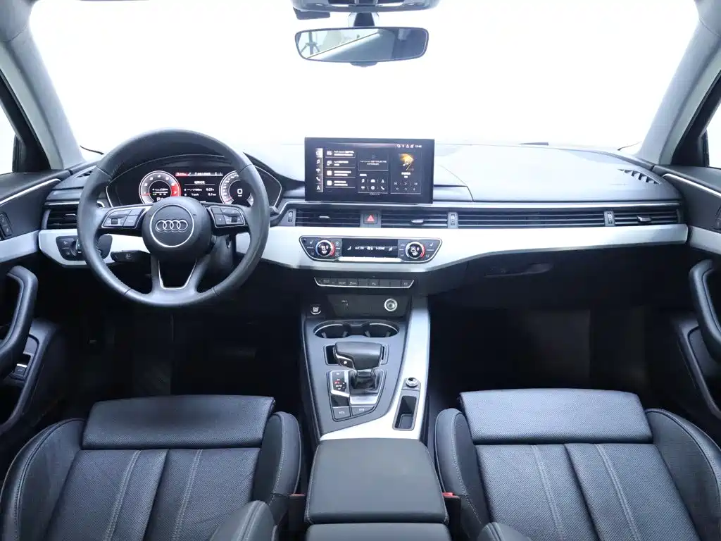 Фото 13 - Audi A4L